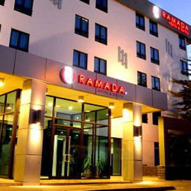 Ramada Hotel & Suites Amman Exteriör bild